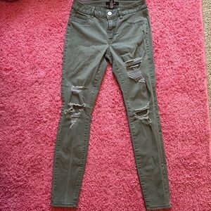 Refuge Distressed Jeans